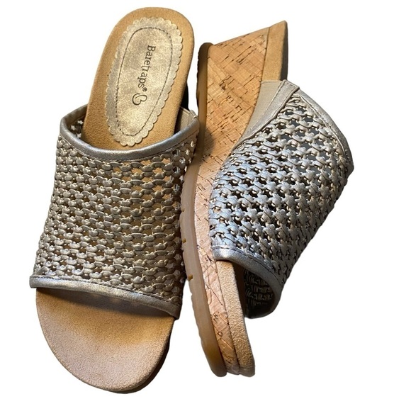 BARETRAPS - THE FLOSSY WEDGE SANDAL- NWT - SIZE 8.5 - METALLIC COLOR - S3 - Picture 10 of 15